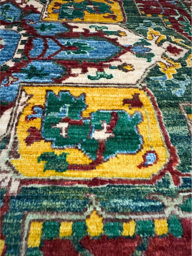 Imperial Heriz hand-knotted Afghan rug detail 3